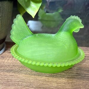 Indiana Glass Satin Lime Green Hen on Nest